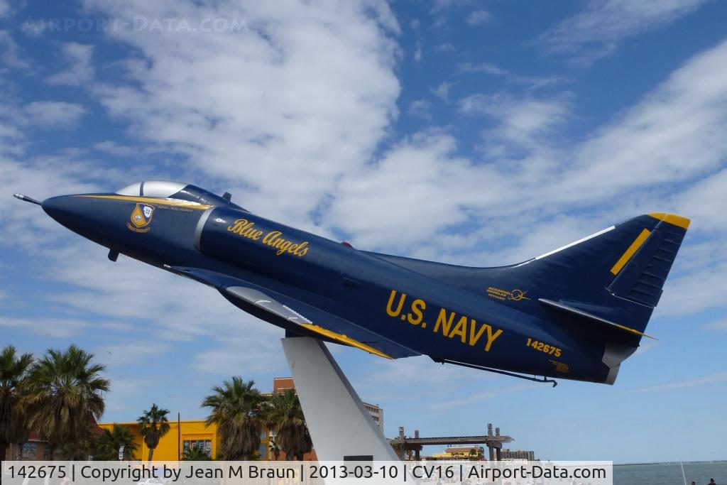 142675, Douglas A-4B Skyhawk C/N 11737, Gate guard for 'USS Lexington Museum on the bay' in Corpus Christi TX