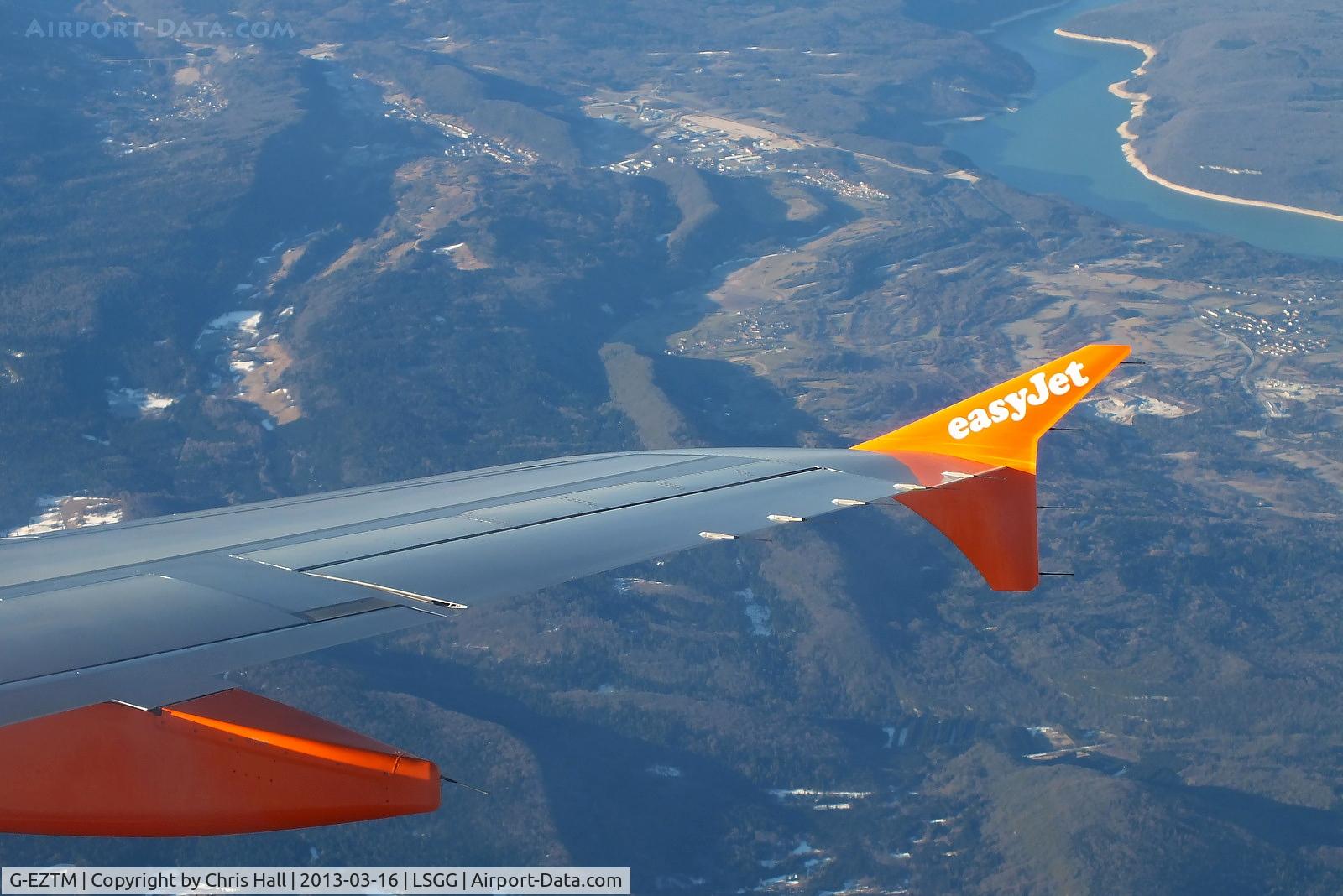 G-EZTM, 2009 Airbus A320-214 C/N 4014, on approach to Geneva on board G-EZTM EZY7279 LPL-GVA