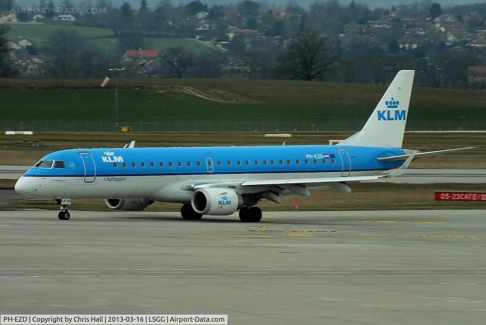 PH-EZD, 2009 Embraer 190LR (ERJ-190-100LR) C/N 19000279, KLM Cityhopper