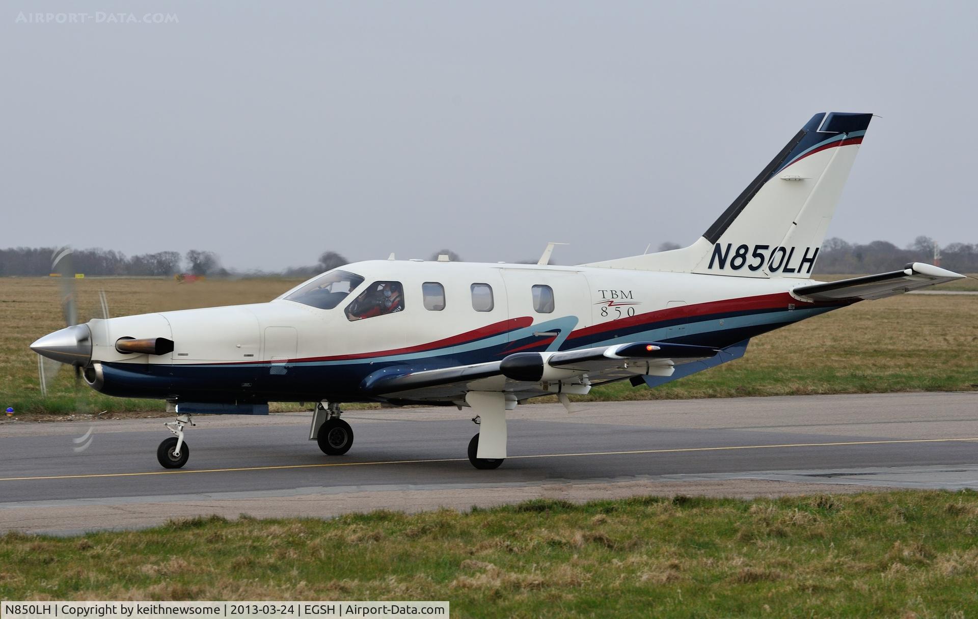 N850LH, 2006 Socata TBM-700 C/N 374, Nice late afternoon visitor !