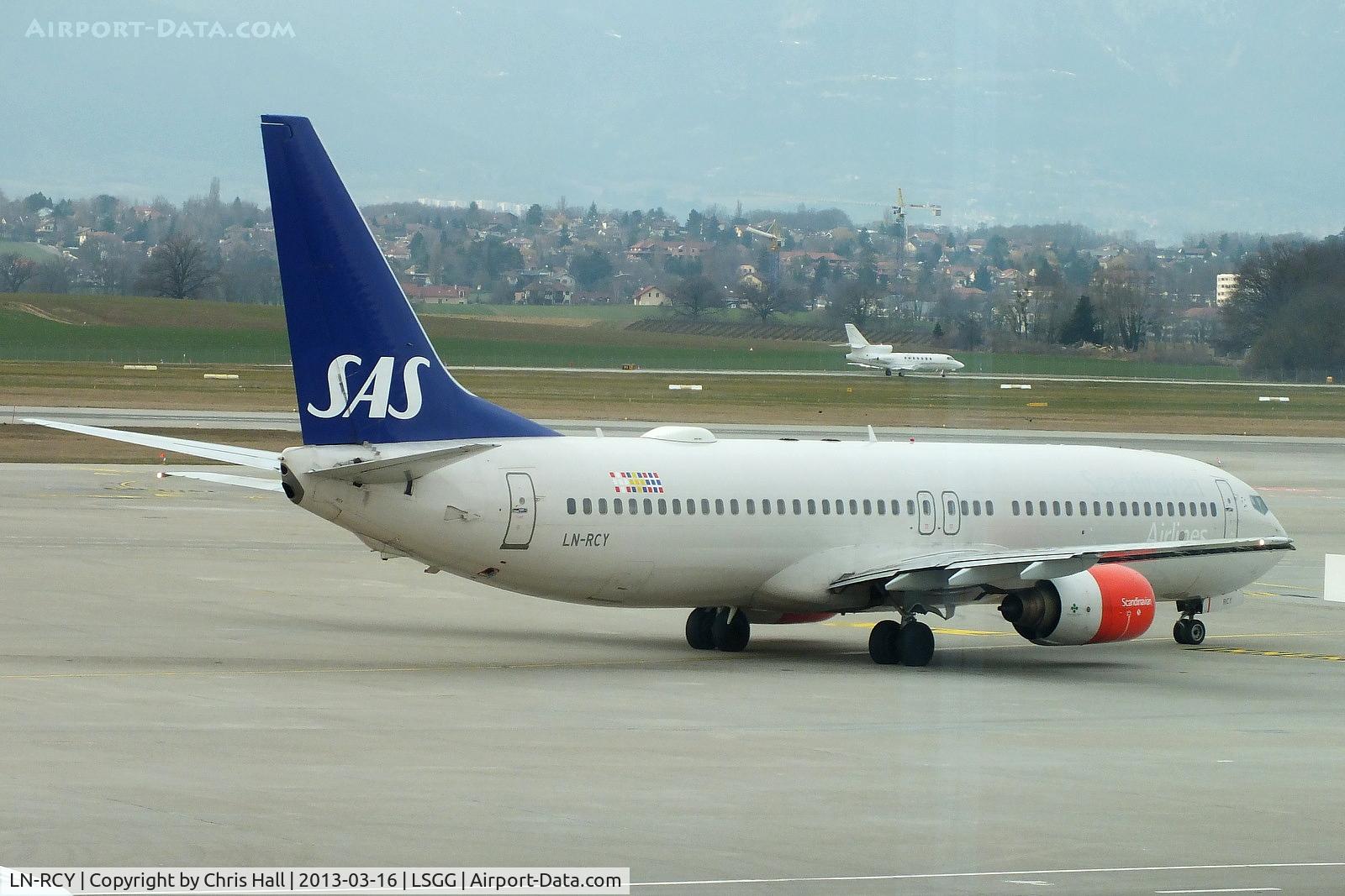 LN-RCY, 2001 Boeing 737-883 C/N 28324, Scandinavian Airlines