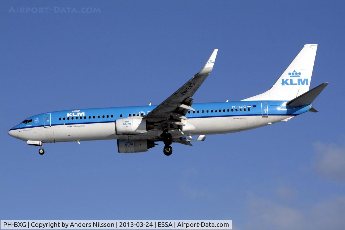 PH-BXG, 2000 Boeing 737-8K2 C/N 30357, Final for runway 01L.