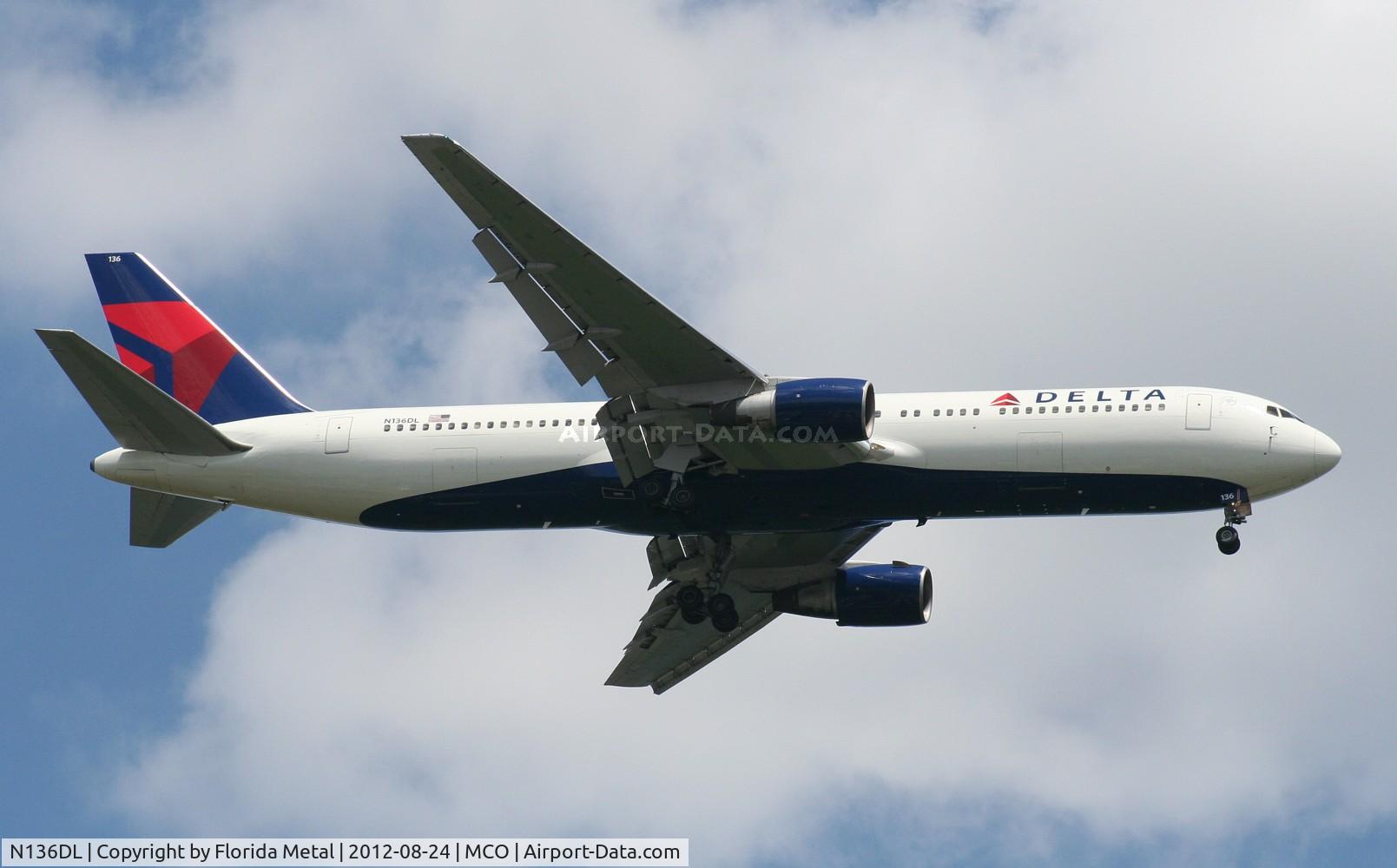 N136DL, 1991 Boeing 767-332 C/N 25146, Delta 767-300