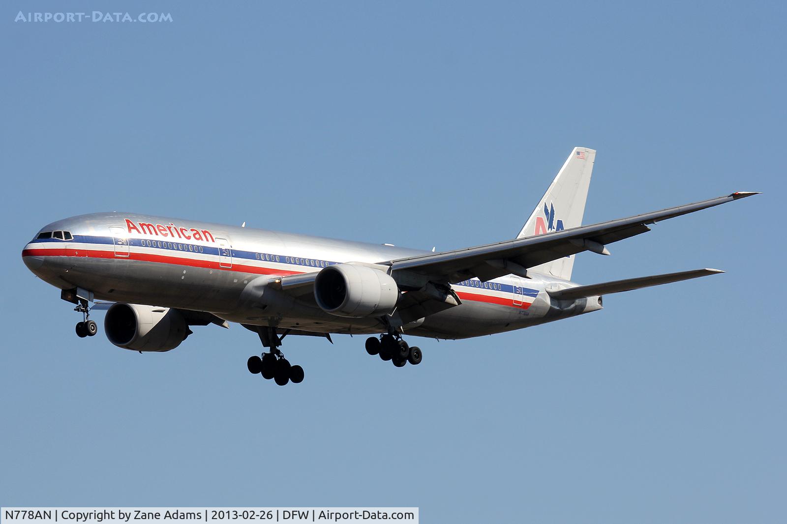 N778AN, 1999 Boeing 777-223 C/N 29587, Landing at DFW Airport