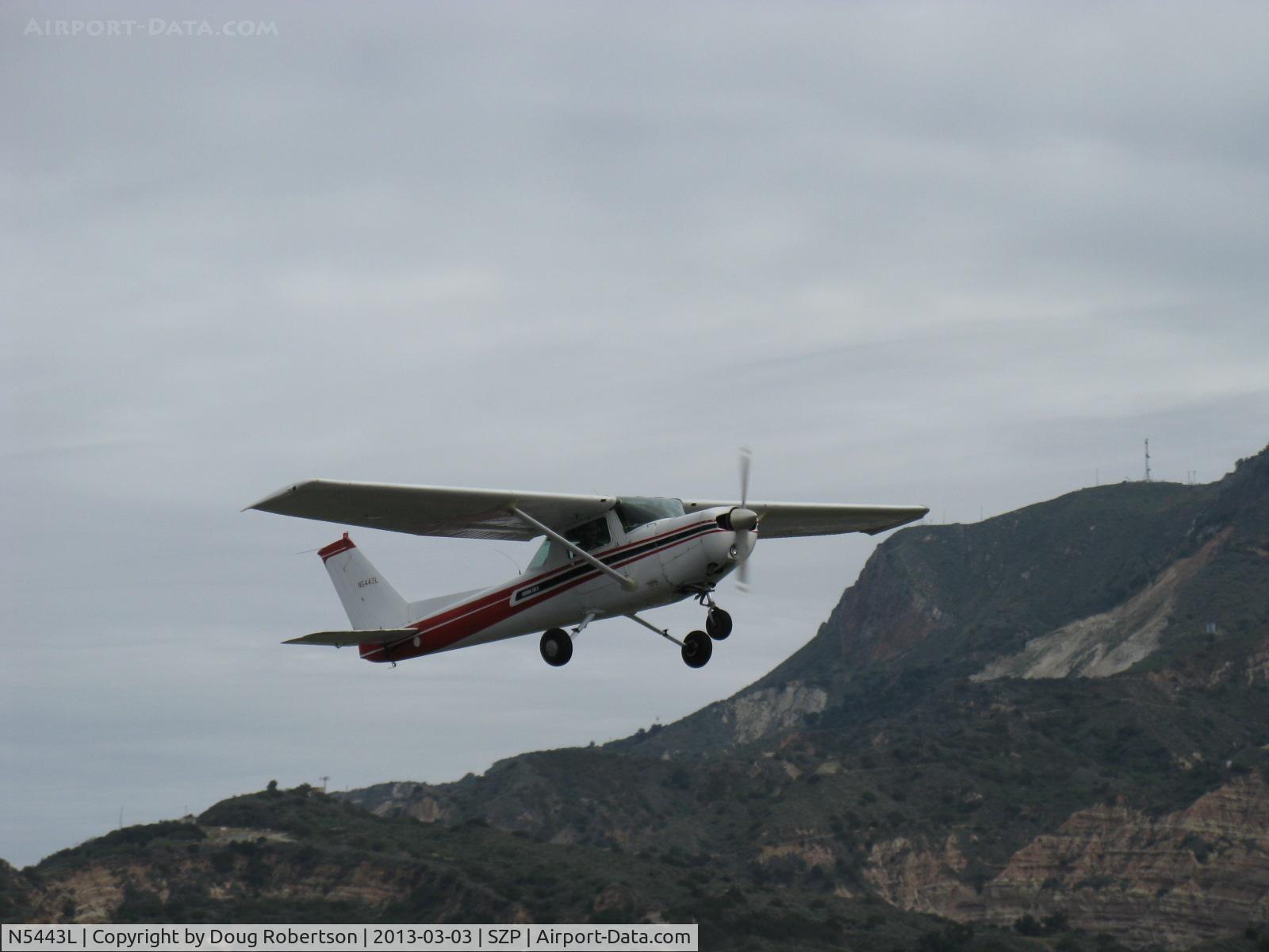 N5443L, 1980 Cessna 152 C/N 15284315, 1980 Cessna 152, Lycoming O-235 115 Hp, takeoff climb Rwy 22