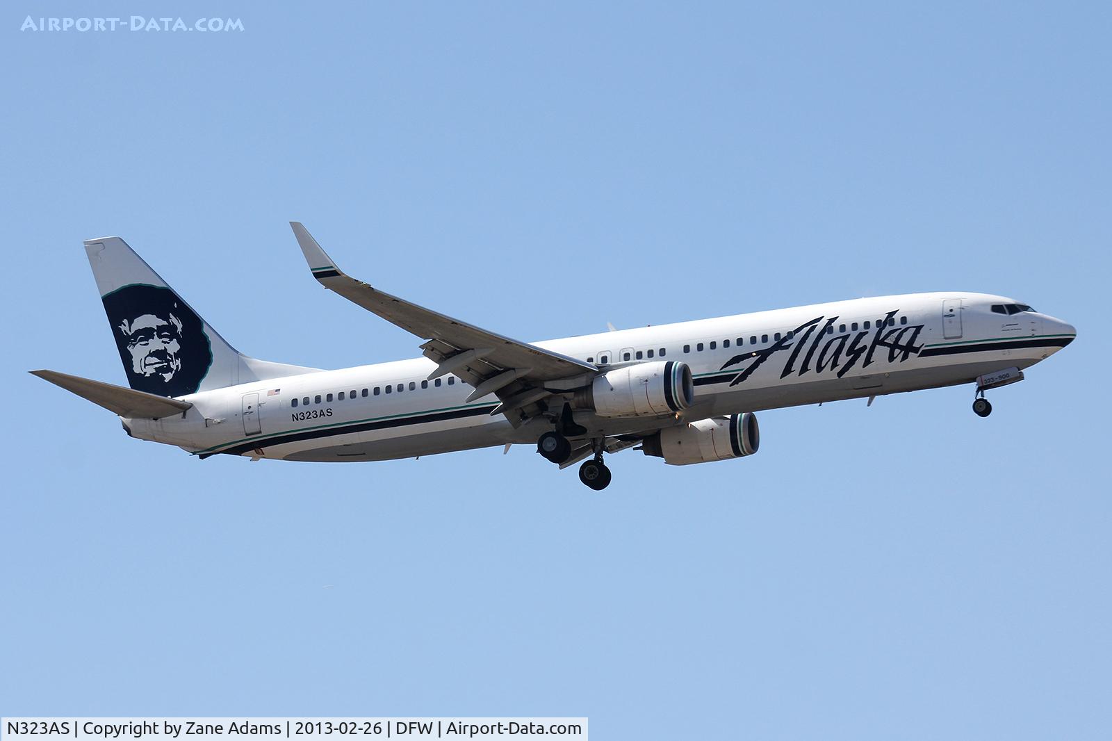 N323AS, 2004 Boeing 737-990 C/N 30021, Landing at DFW Airport