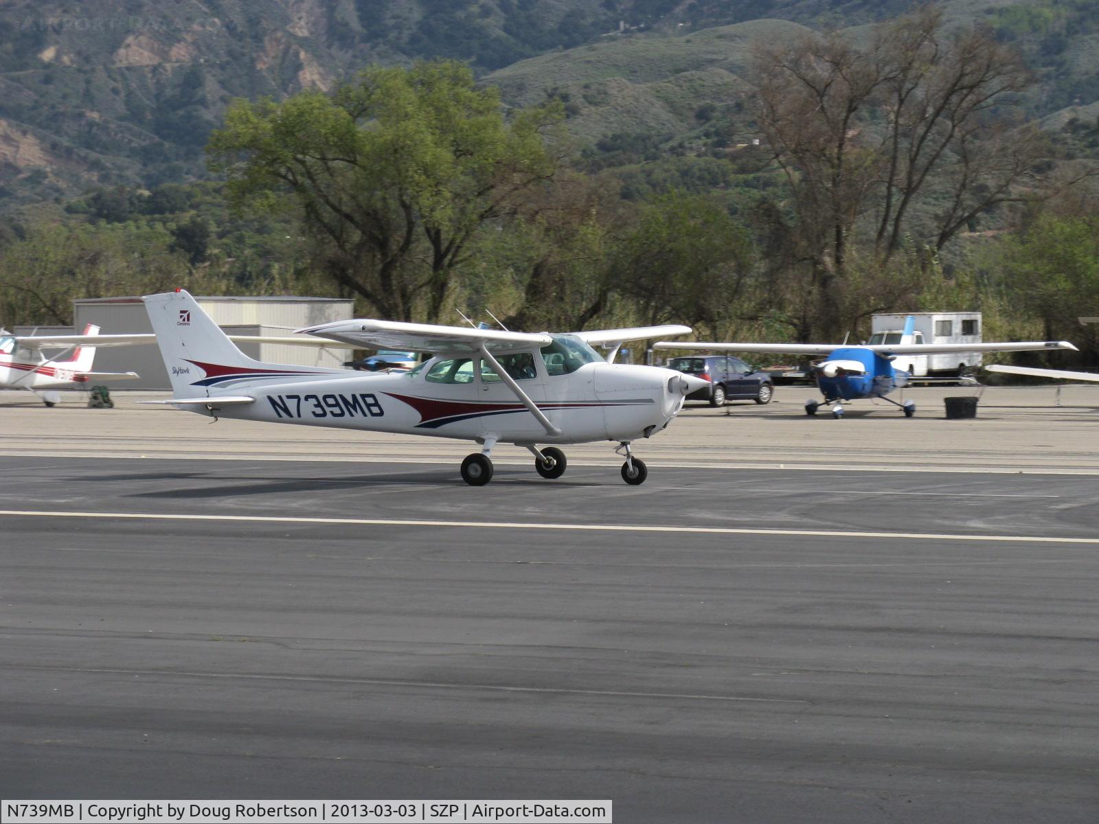 N739MB, 1978 Cessna 172N C/N 17270641, 1978 Cessna 172N SKYHAWK, Lycoming O-320-H2AD 160 Hp, takeoff roll Rwy 22