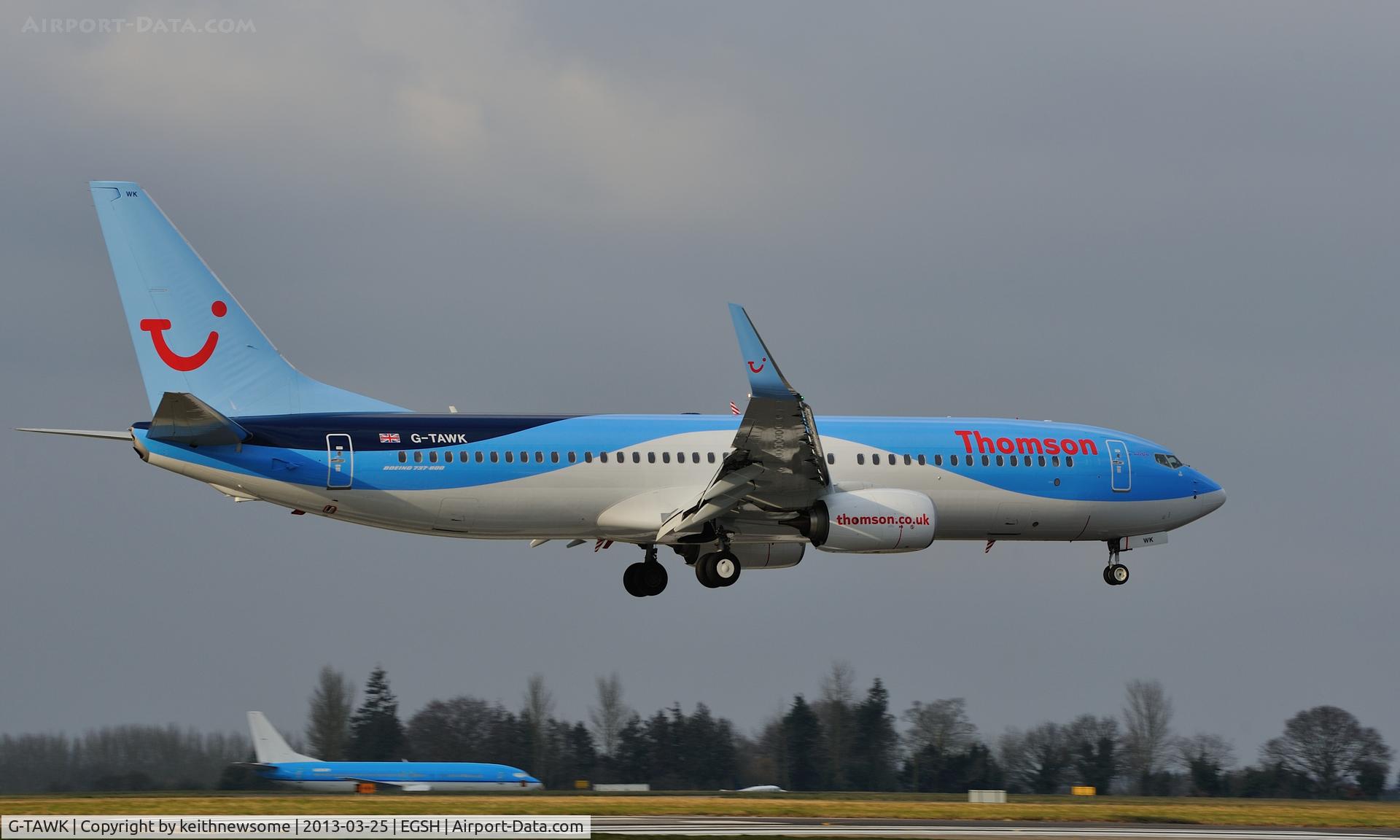 G-TAWK, 2012 Boeing 737-8K5 C/N 37239, Touchdown from Tenerife.