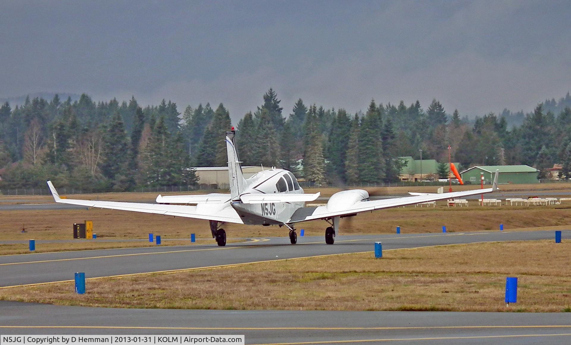 N5JG, 1974 Beech 95-B55 (T42A) Baron C/N TC-1725, Baron N5JG taxiing