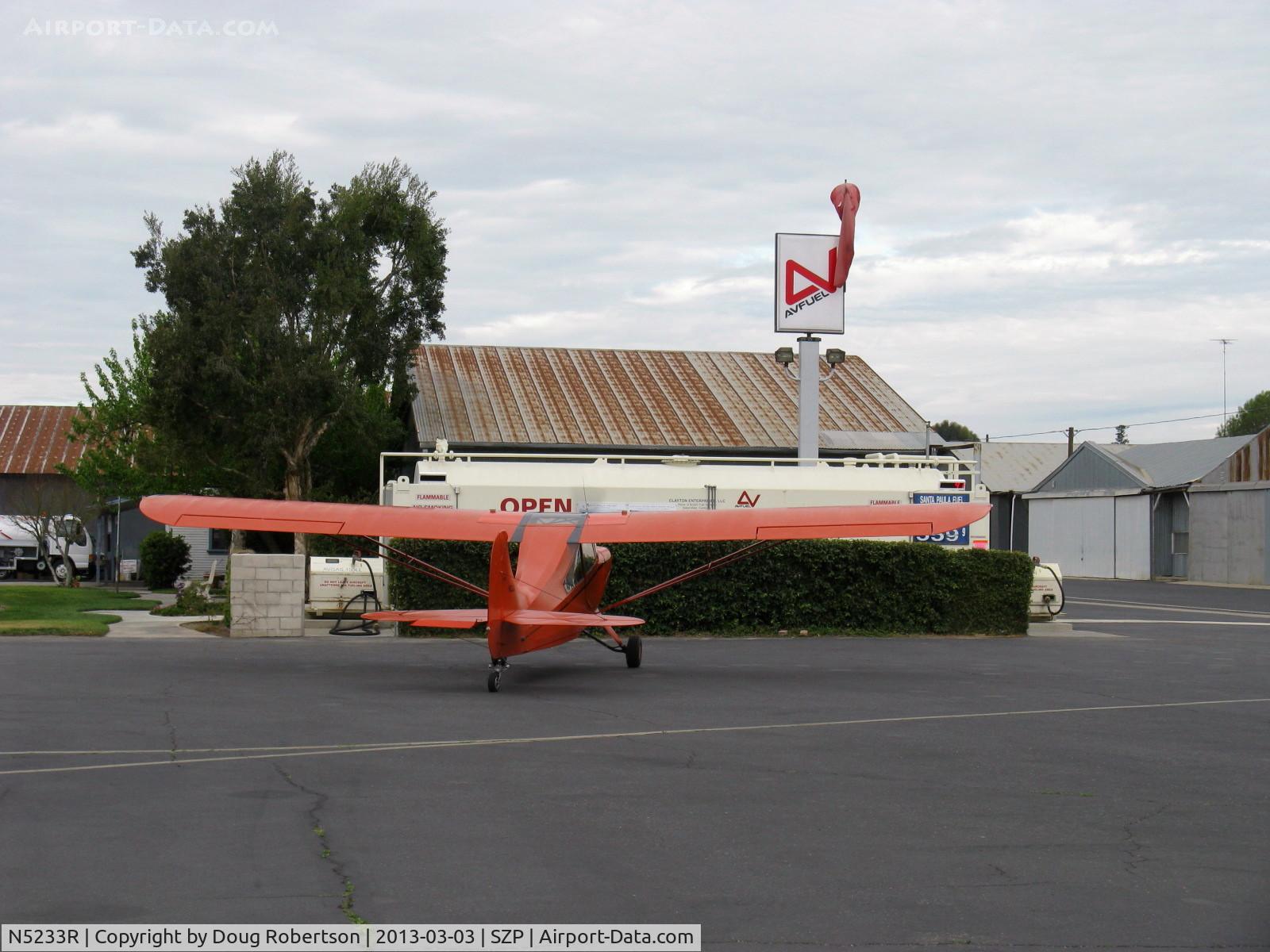 N5233R, 1946 Aeronca 7AC Champion C/N 7AC-6567, 1946 Aeronca 7AC CHAMPION, Continental C65 65 Hp, refueling