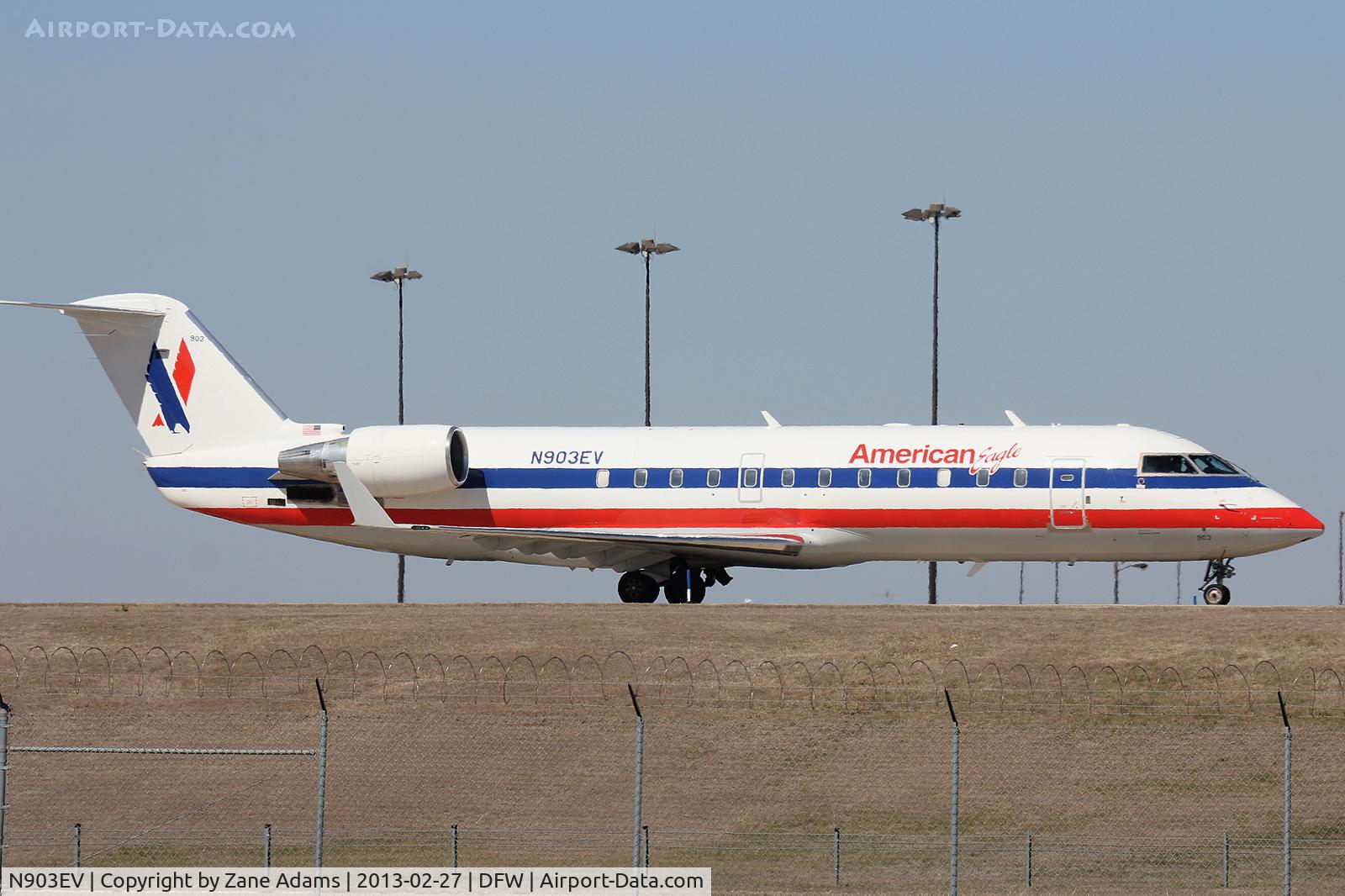 N903EV, 2002 Bombardier CRJ-200ER (CL-600-2B19) C/N 7621, American Eagle at DFW Airport