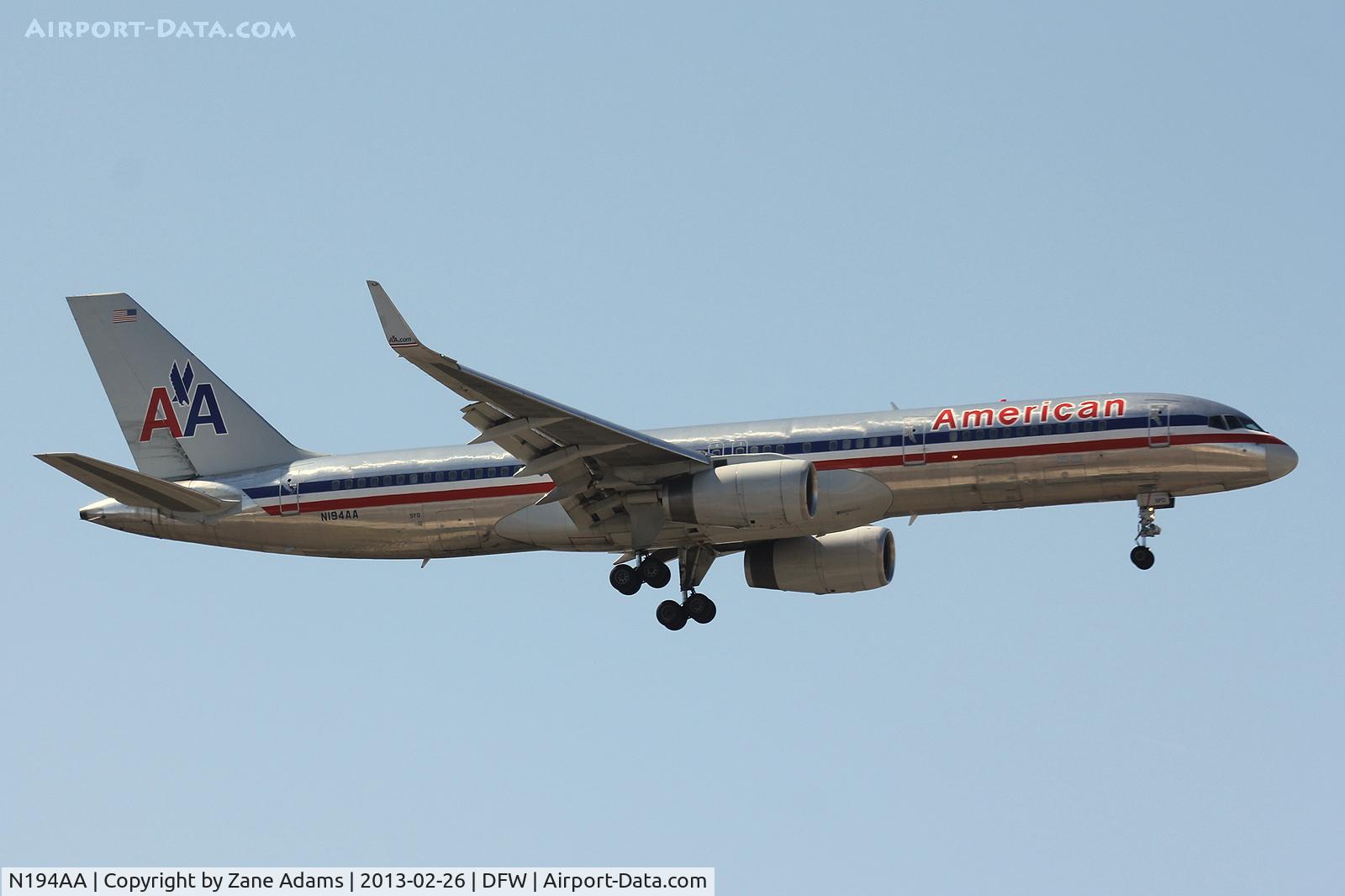 N194AA, 2001 Boeing 757-223 C/N 32388, American Airlines at DFW Airport