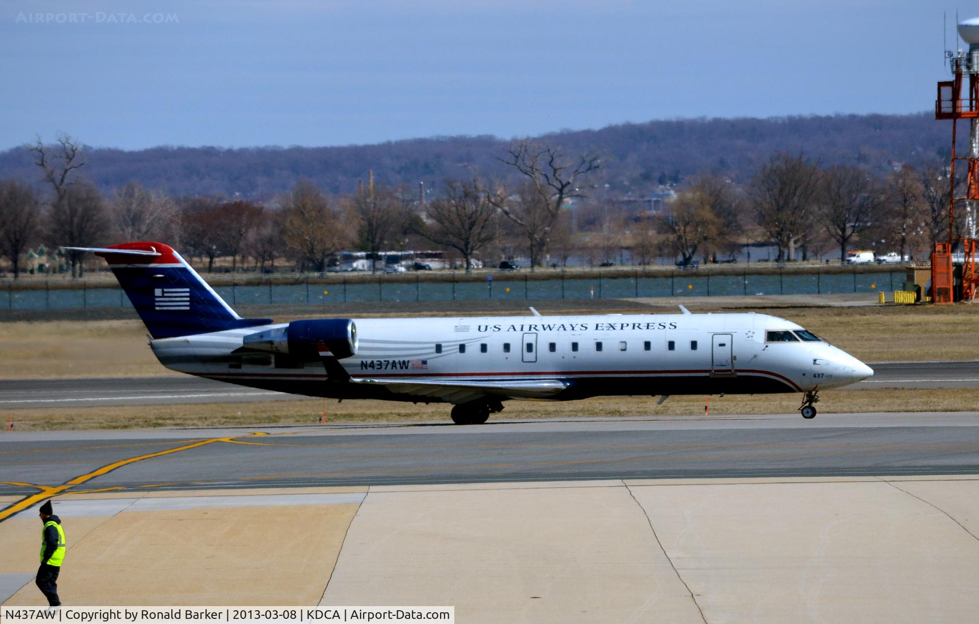 N437AW, 2003 Bombardier CRJ-200LR (CL-600-2B19) C/N 7744, Taxi DCA