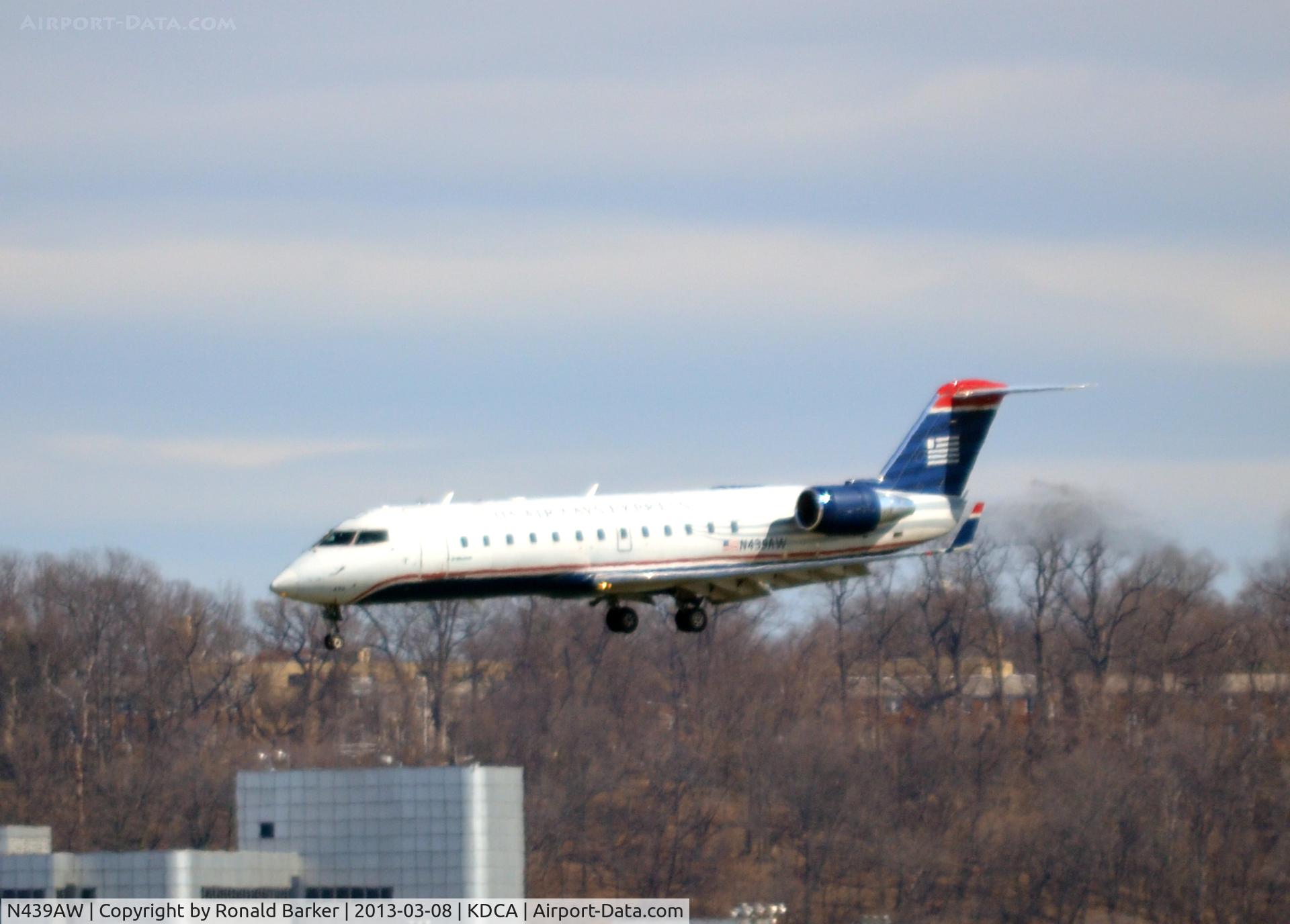 N439AW, 2003 Bombardier CRJ-200LR (CL-600-2B19) C/N 7753, Landing approach DCA
