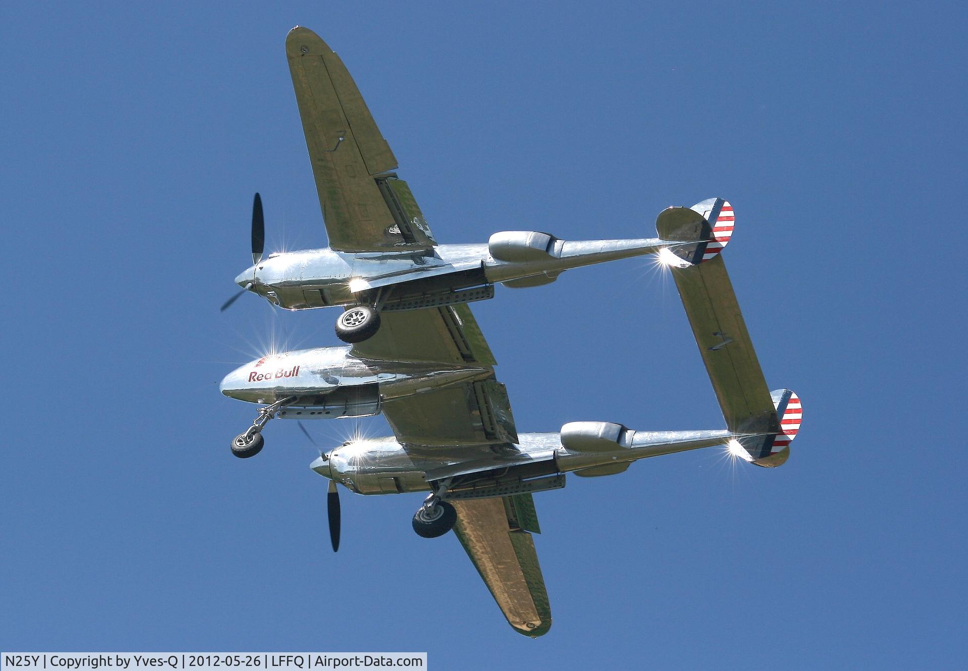 N25Y, 1944 Lockheed P-38L-5LO Lightning C/N AF44-53254, Lockheed P-38L Lightning (N25Y) , La Ferté-Alais Airfield (LFFQ) Air Show (Le Temps Des Hélices) Open day 2012