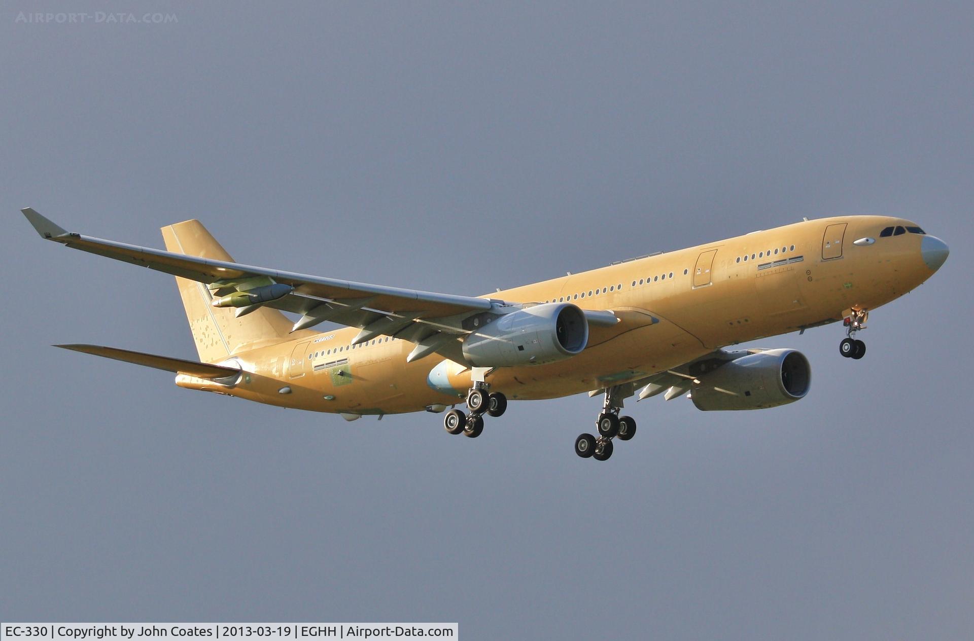 EC-330, 2011 Airbus KC3 Voyager (A330-243MRTT) C/N 1275, Voyager K3 MRTT-019 approaches for low pass