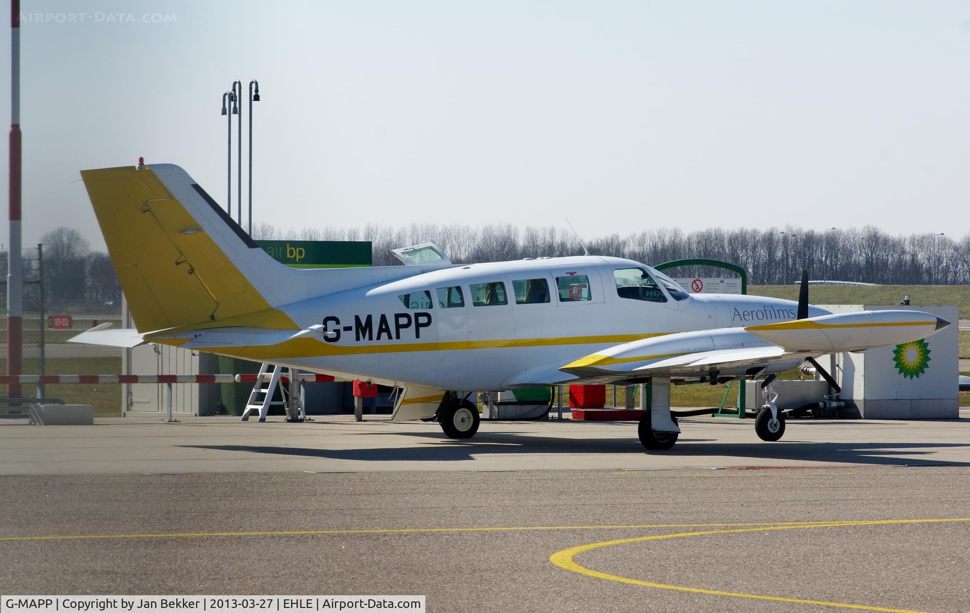 G-MAPP, 1974 Cessna 402B Utililiner C/N 402B-0583, Apron Lelystad. Filling up..
