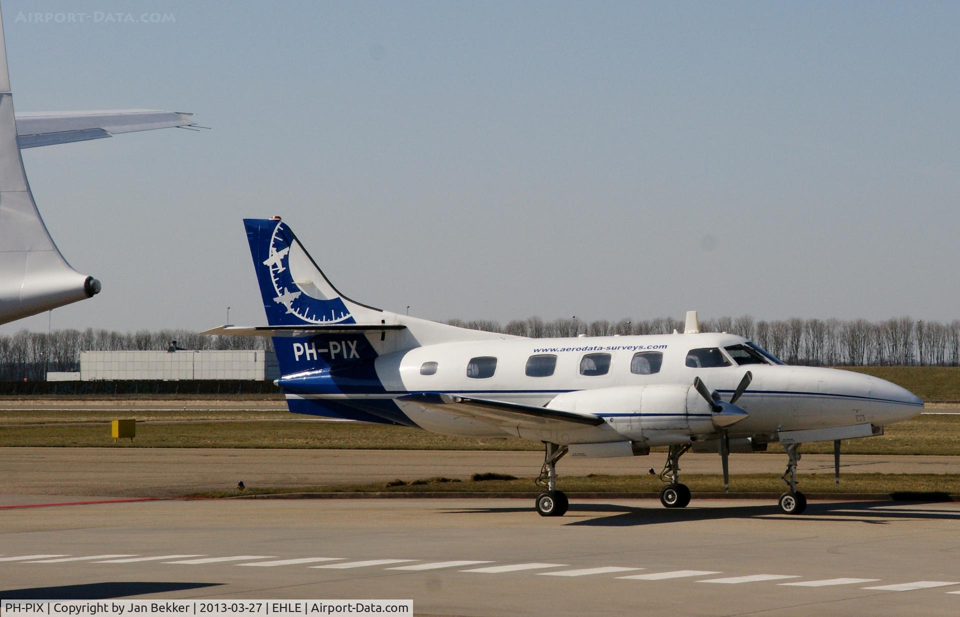 PH-PIX, 1976 Swearingen SA-226T Merlin IIIA C/N T-267, Apron Lelystad