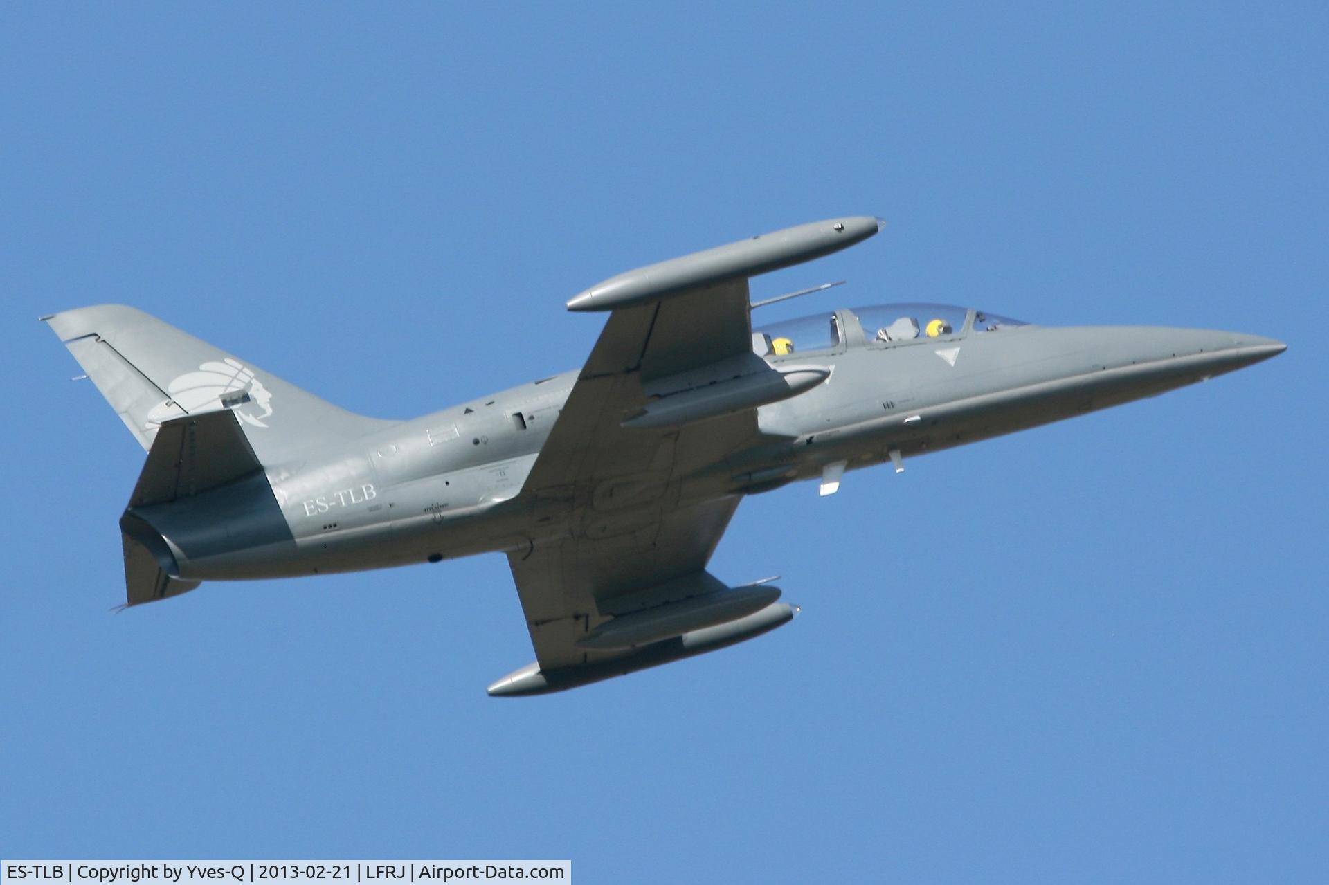 ES-TLB, Aero L-39C Albatros Albatros C/N 031824, Apache Aviation Aero L-39C Albatros, Take off rwy 08, Landivisiau Naval Air Base (LFRJ)