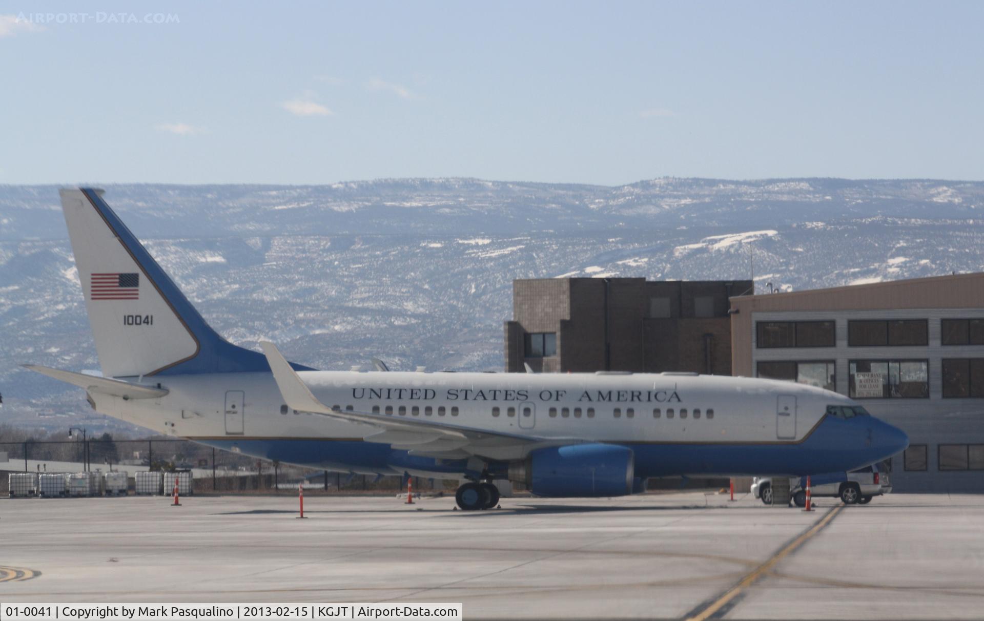 01-0041, 2002 Boeing C-40B (737-7FD BBJ) C/N 33080, Boeing C-40B
