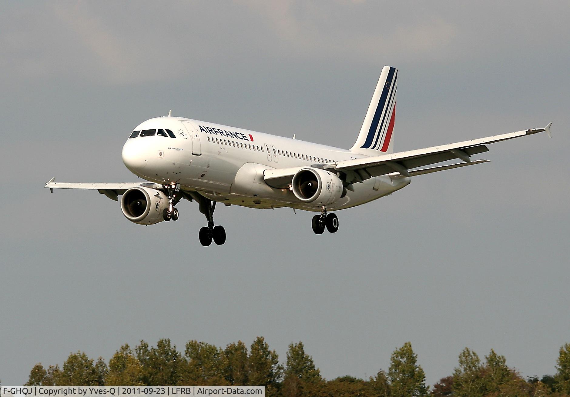 F-GHQJ, 1991 Airbus A320-211 C/N 0214, Airbus A320-211, On final Rwy 25L, Brest-Bretagne Airport (LFRB-BES)