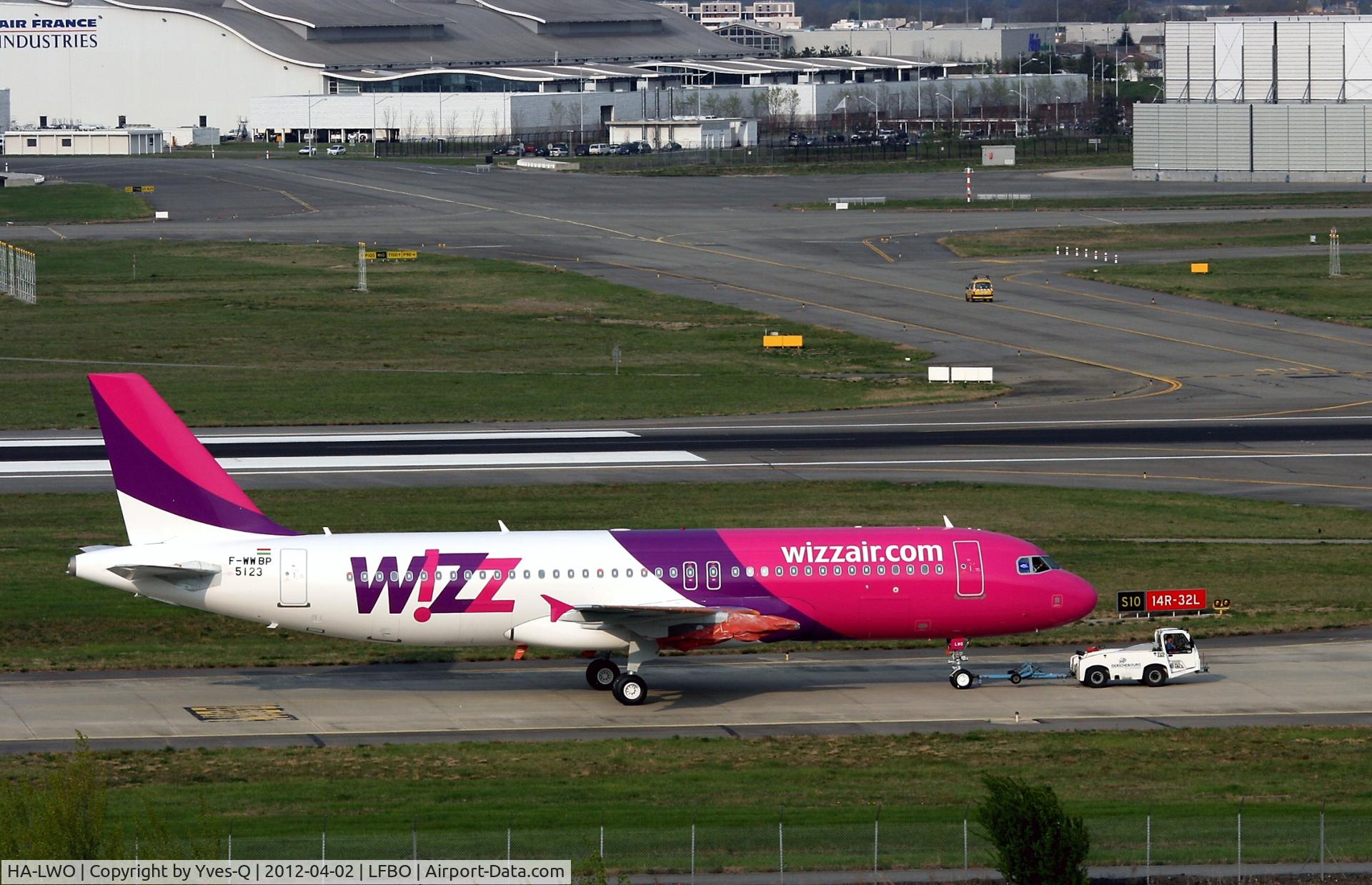 HA-LWO, 2012 Airbus A320-232 C/N 5123, Freshly painted Airbus A320 without its engines and with test registration F-WWBP, goes to the Airbus assembly workshops at Touloule-Blagnac Airport (LFBO-TLS)