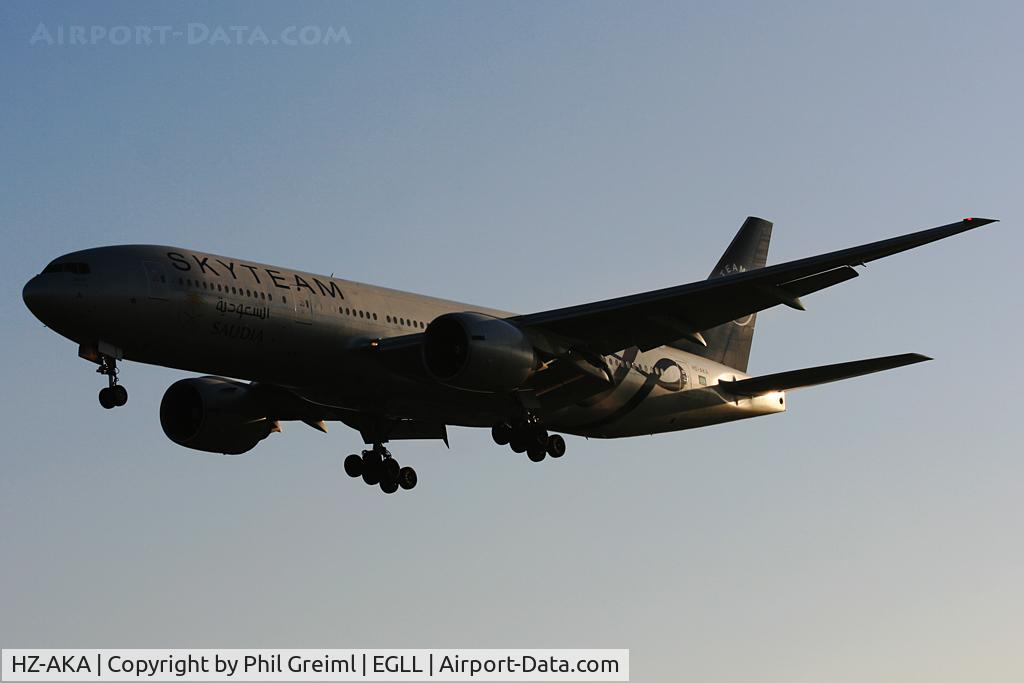 HZ-AKA, 1997 Boeing 777-268/ER C/N 28344, Taken at EGLL.