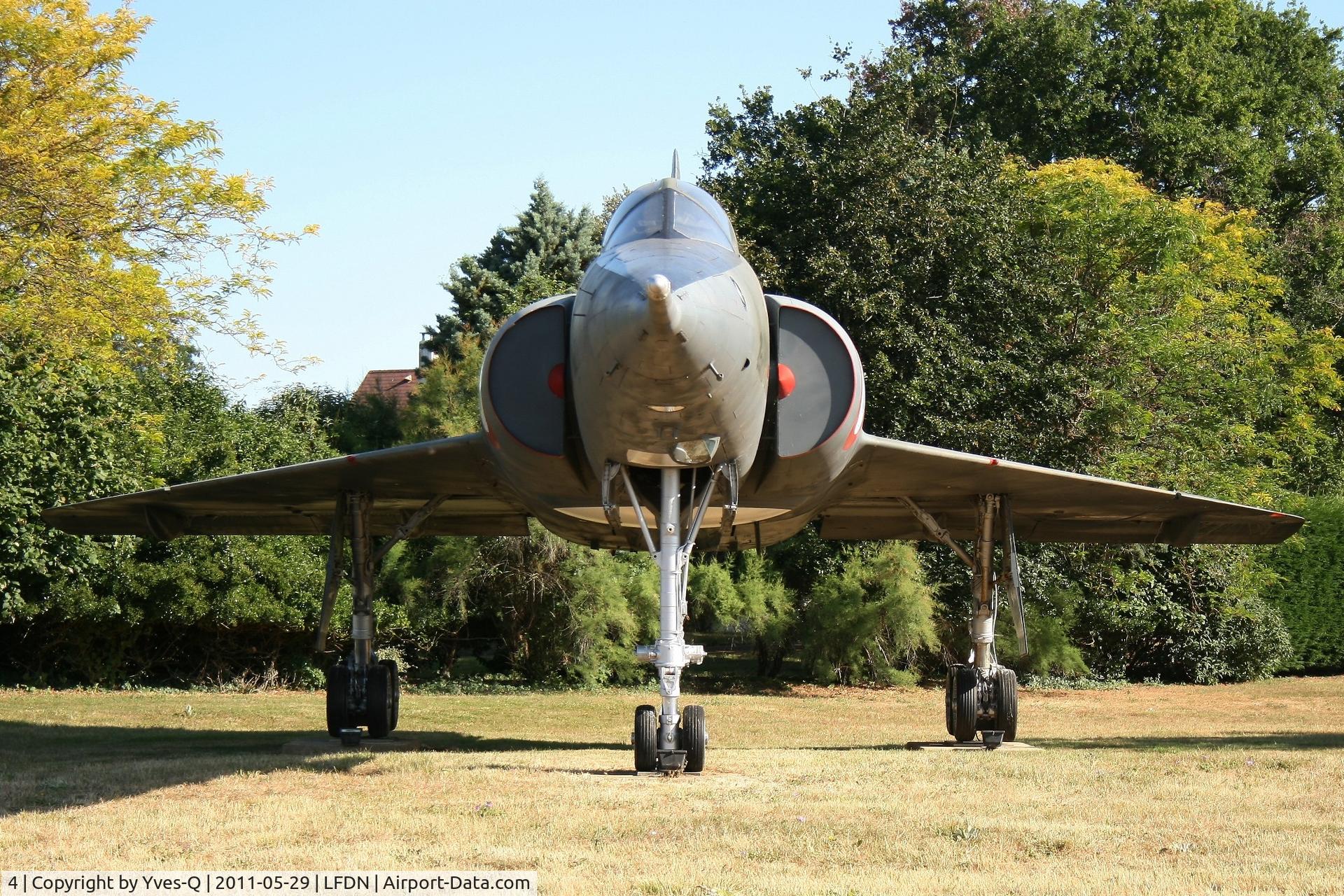 4, Dassault Mirage IVA C/N 4, Dassault Mirage IV-A,  Static display, Rochefort-St Agnant AB 721 (LFDN-RCO) open day 2011