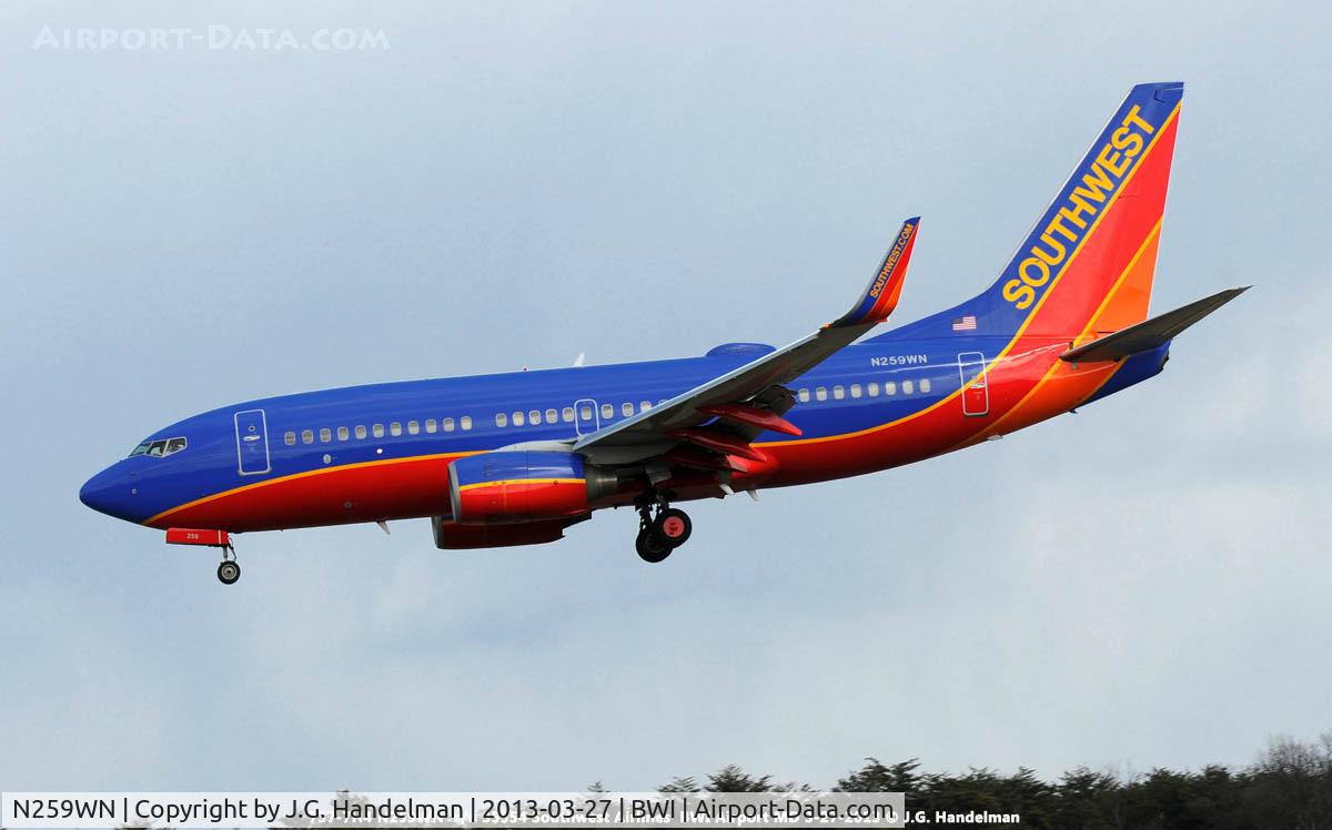N259WN, 2006 Boeing 737-7H4 C/N 35554, On final to 33L.
