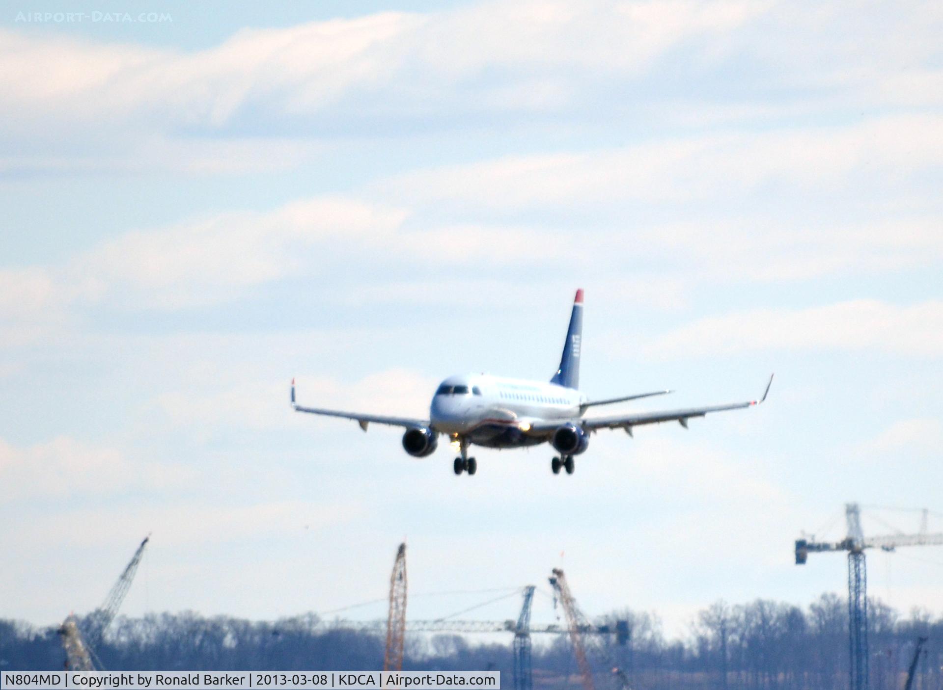 N804MD, 2004 Embraer 170SU (ERJ-170-100SU) C/N 17000016, Landing approach