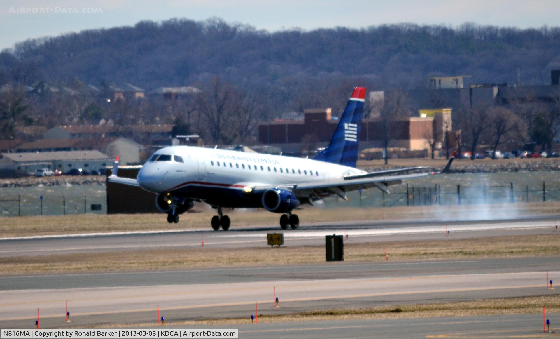 N816MA, 2004 Embraer 170SU (ERJ-170-100SU) C/N 17000037, Landing touchdown