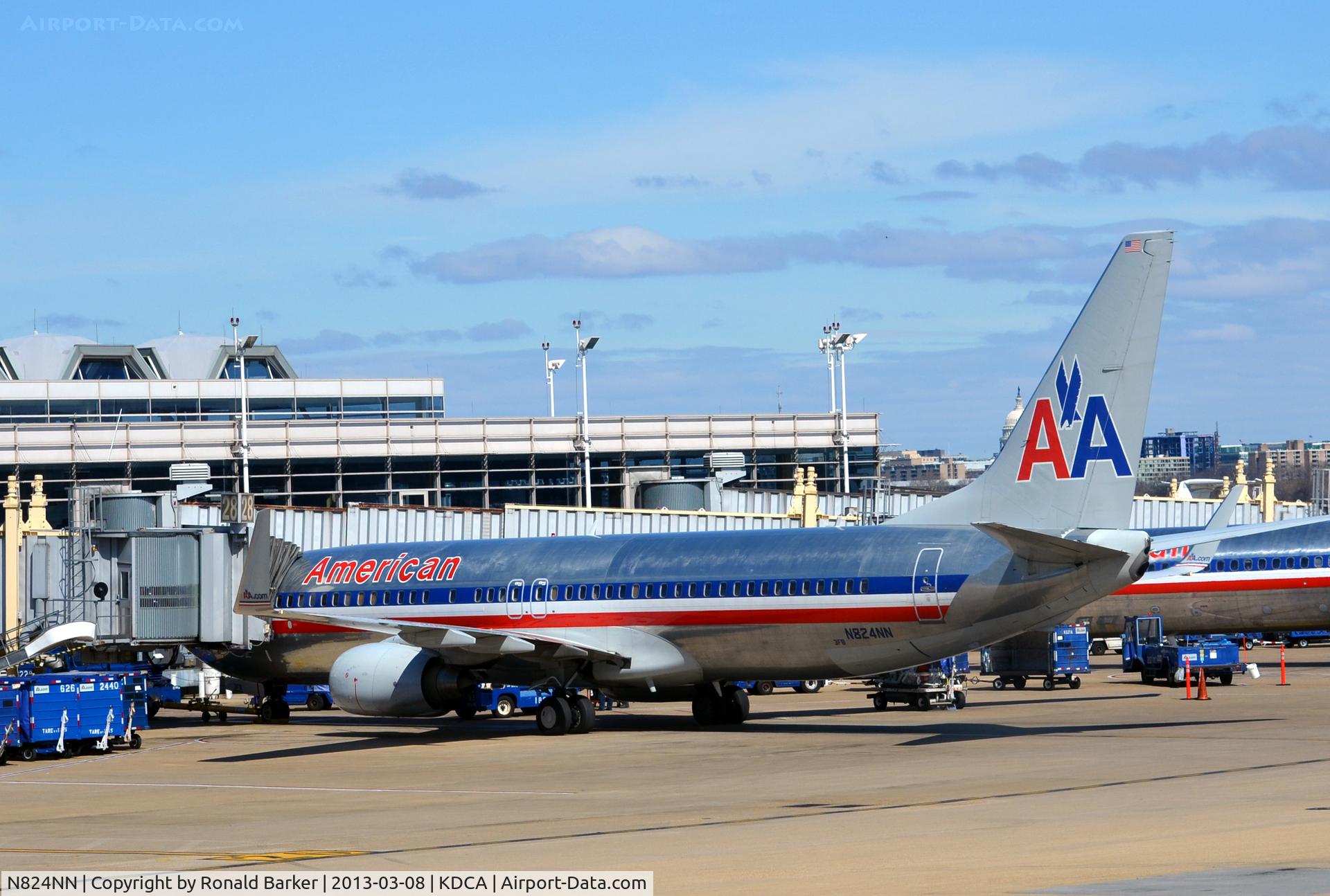 N824NN, 2010 Boeing 737-823 C/N 30916, DCA VA