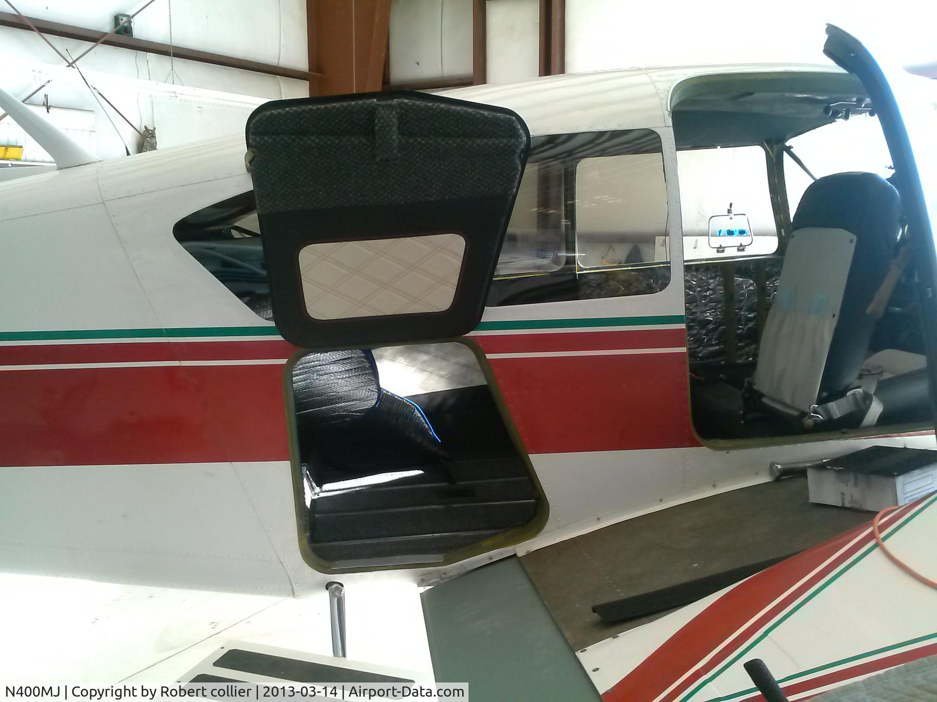 N400MJ, Piper PA-23-160 Apache C/N 23-1627, installing new upholstery
