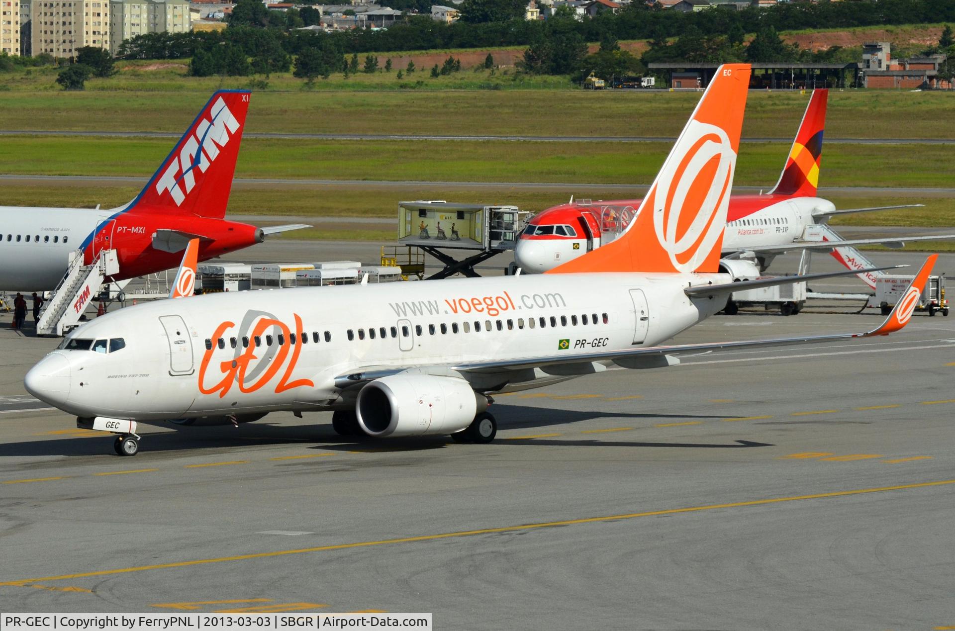 PR-GEC, 2011 Boeing 737-7EH C/N 37608, GOL B737 taxxing to it´s gate