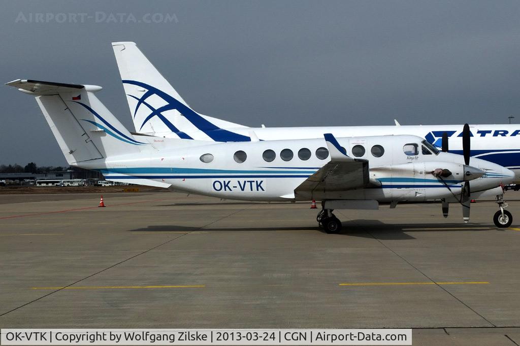 OK-VTK, Beechcraft B300 C/N FL-322, visitor