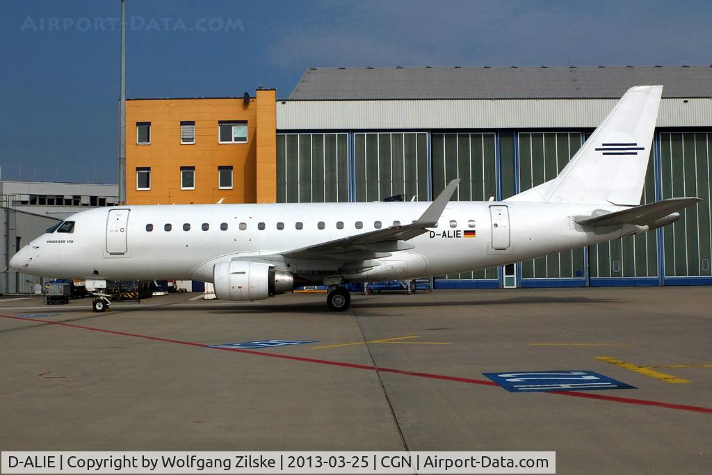D-ALIE, 2004 Embraer 170LR (ERJ-170-100LR) C/N 17000059, visitor