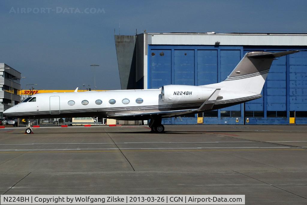 N224BH, 2011 Gulfstream Aerospace GIV-X (G450) C/N 4241, visitor