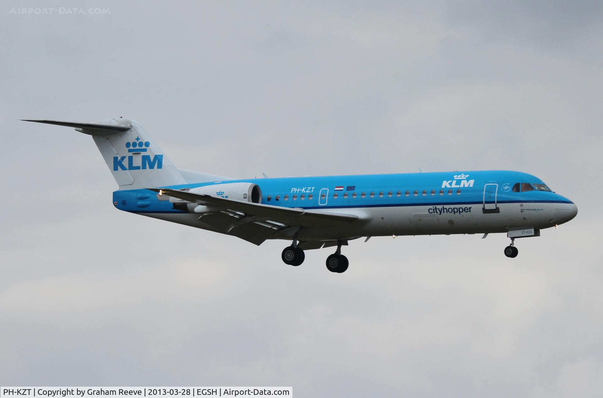 PH-KZT, 1995 Fokker 70 (F-28-0070) C/N 11541, Coming in to land at Norwich.