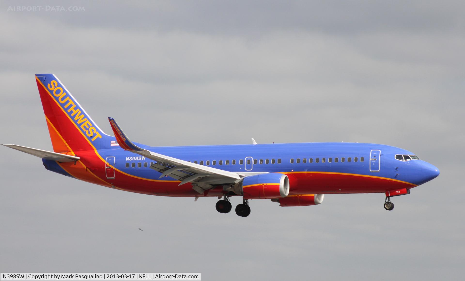 N398SW, 1995 Boeing 737-3H4 C/N 27692, Boeing 737-300
