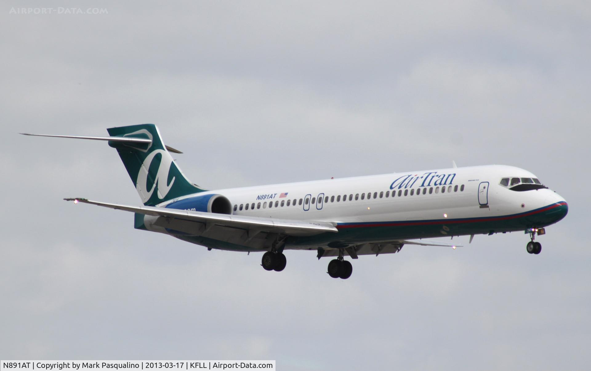 N891AT, 2004 Boeing 717-200 C/N 55043, Boeing 717-200