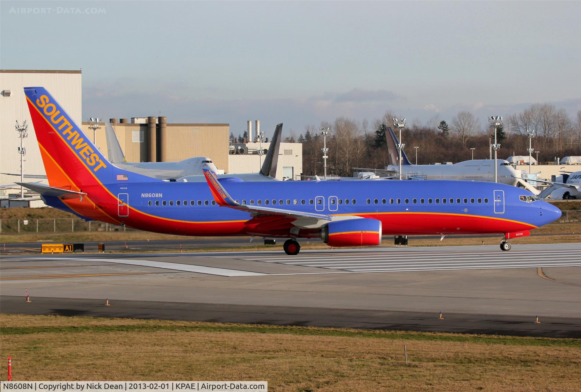 N8608N, 2013 Boeing 737-8H4 C/N 36638, KPAE/PAE