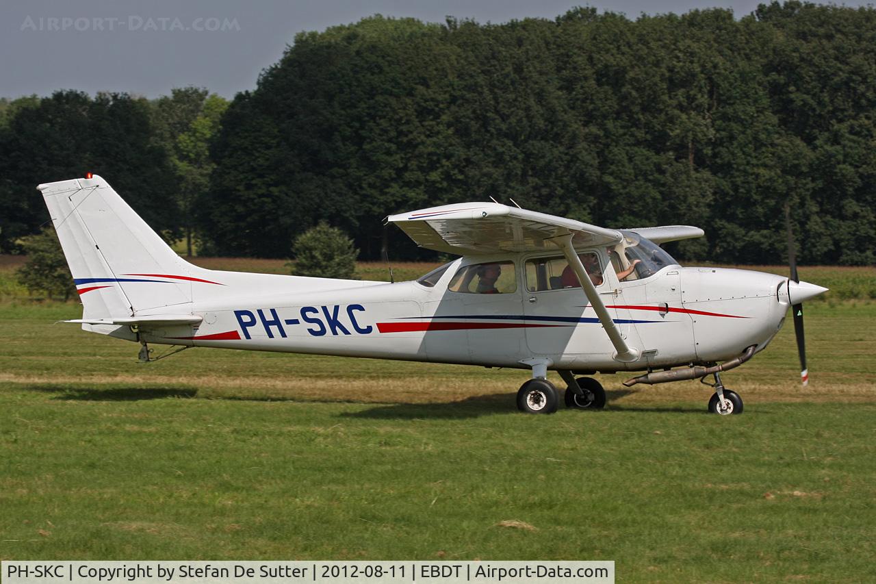 PH-SKC, 1978 Reims F172N Skyhawk C/N F17201673, Schaffen Fly In 2012.