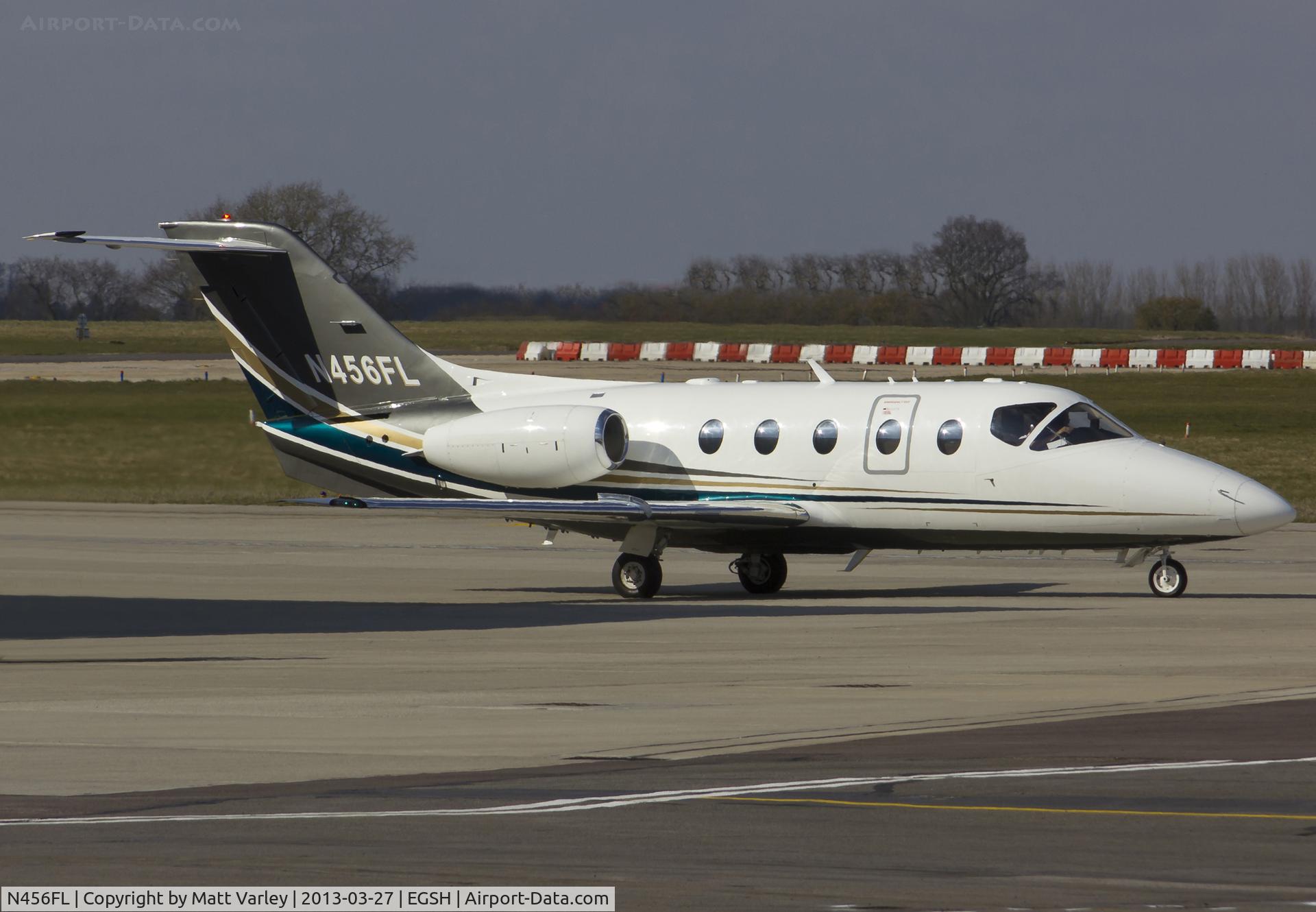 N456FL, 2003 Beechcraft 400A BeechJet C/N RK-365, Departing SaxonAir.