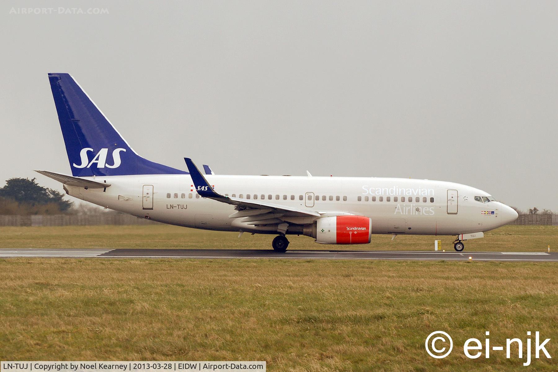 LN-TUJ, 2001 Boeing 737-705 C/N 29095, Awaiting departure off Rwy 10 at Dublin.