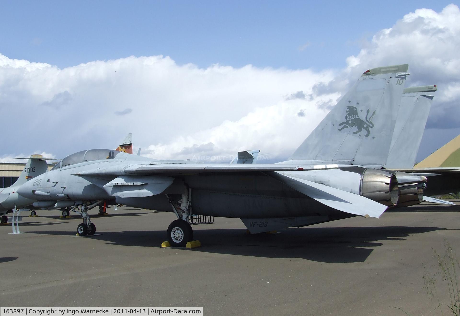 163897, Grumman F-14D Tomcat C/N 607/D-12, Grumman F-14D Tomcat at the Aerospace Museum of California, Sacramento CA