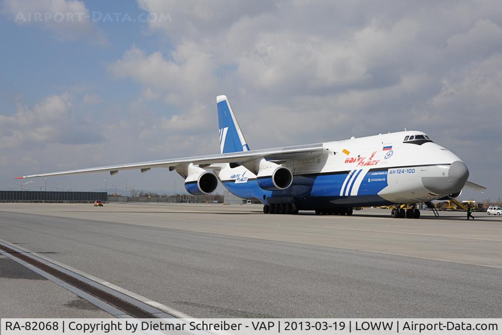 RA-82068, 1993 Antonov An-124-100 Ruslan C/N x770051359127, Polet Antonov 124