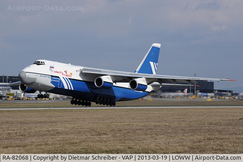RA-82068, 1993 Antonov An-124-100 Ruslan C/N x770051359127, Polet Antonov 124