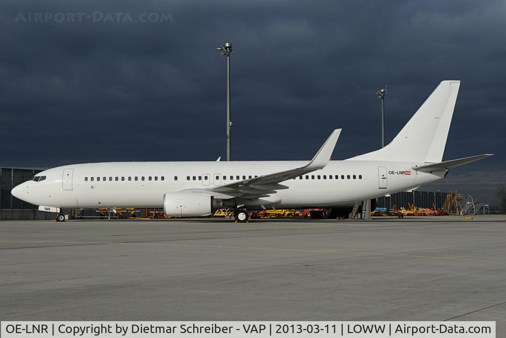 OE-LNR, 2005 Boeing 737-8Z9 C/N 33833, Boeing 737-800