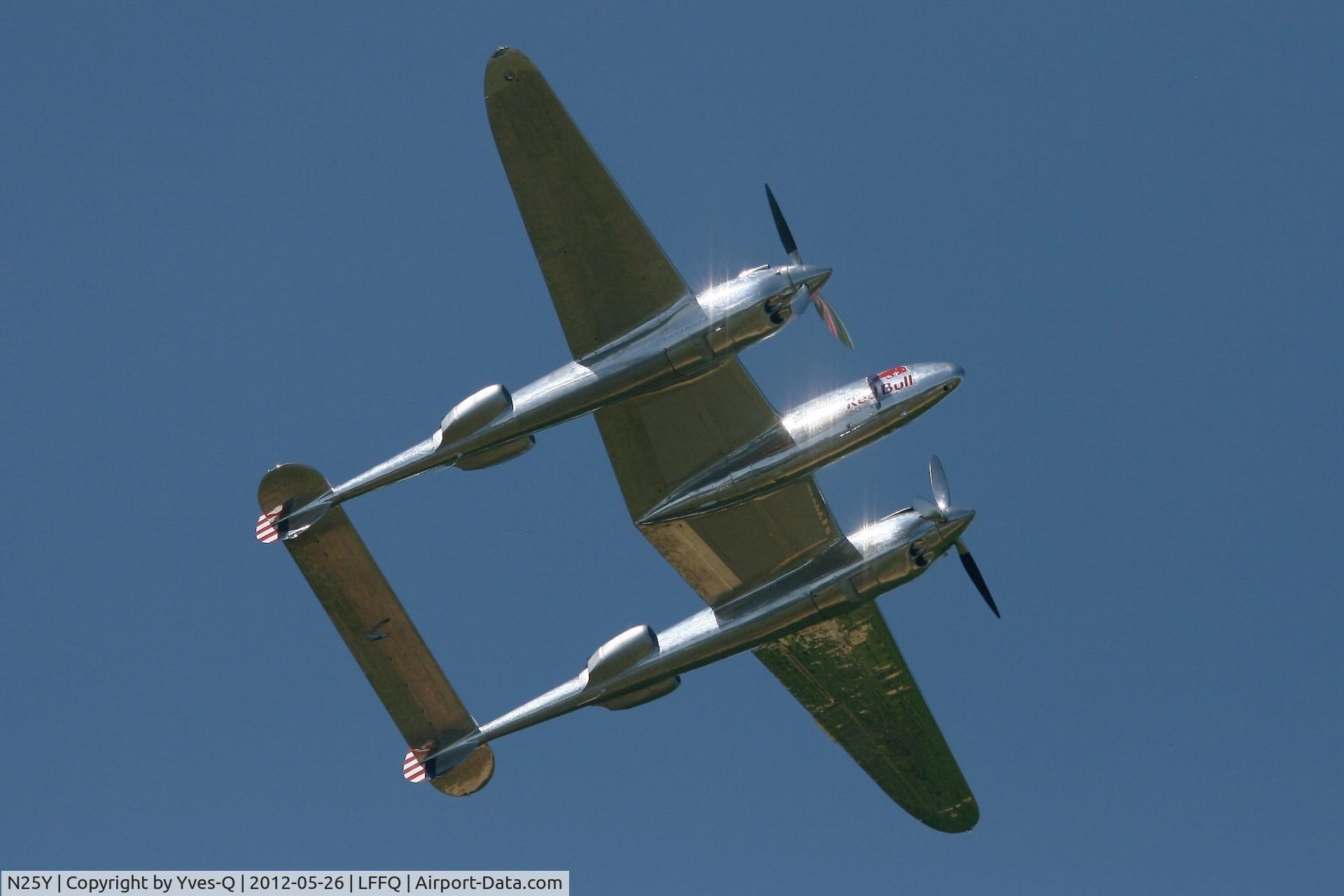 N25Y, 1944 Lockheed P-38L-5LO Lightning C/N AF44-53254, Lockheed P-38L Lightning (N25Y), La Ferté-Alais Airfield (LFFQ) Air Show (Le Temps Des Hélices)