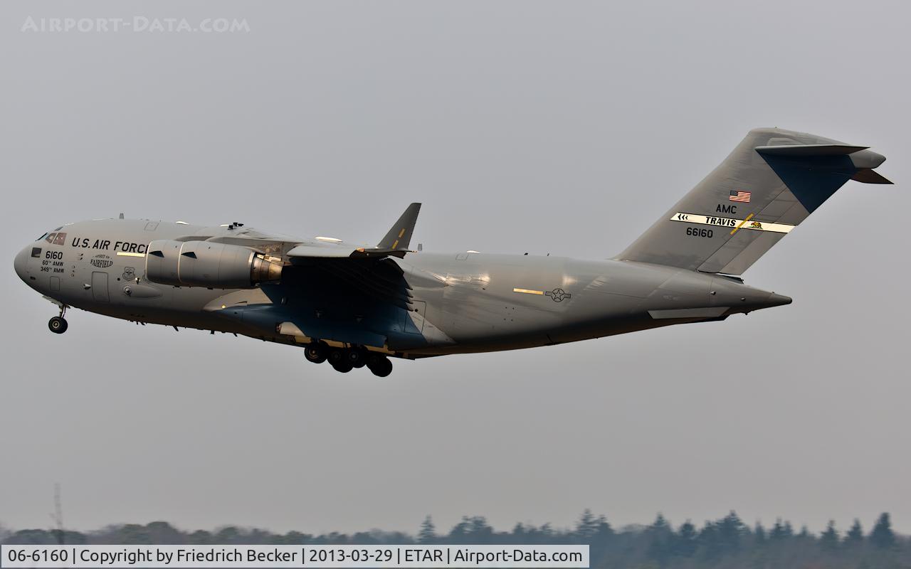 06-6160, 2006 Boeing C-17A Globemaster III C/N P-160, on final RW26